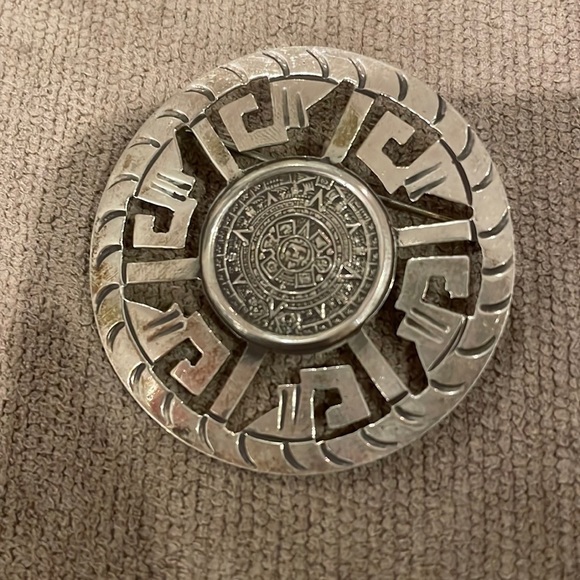 Jewelry - Sterling Silver Vintage Mayan Sun Calendar Brooch/Pendant